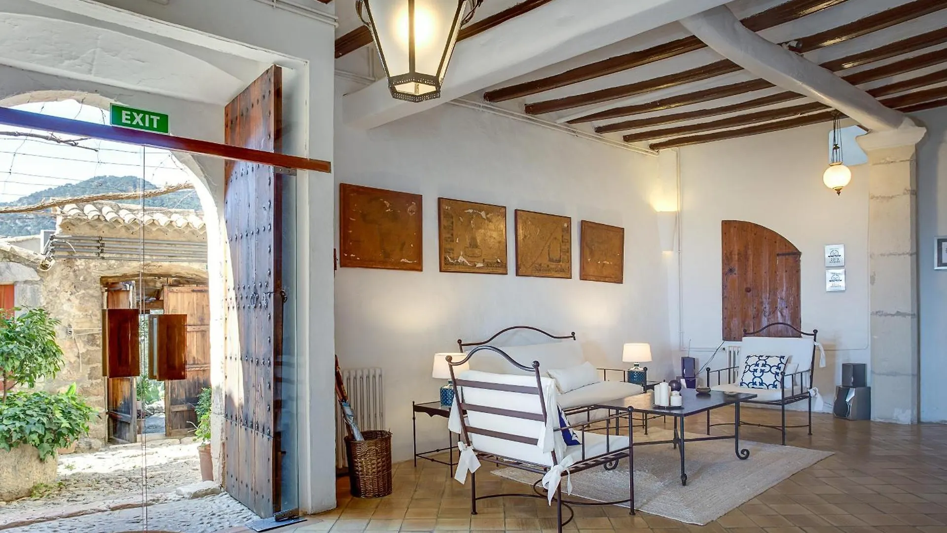 Finca Es Castell Binibona 4*,