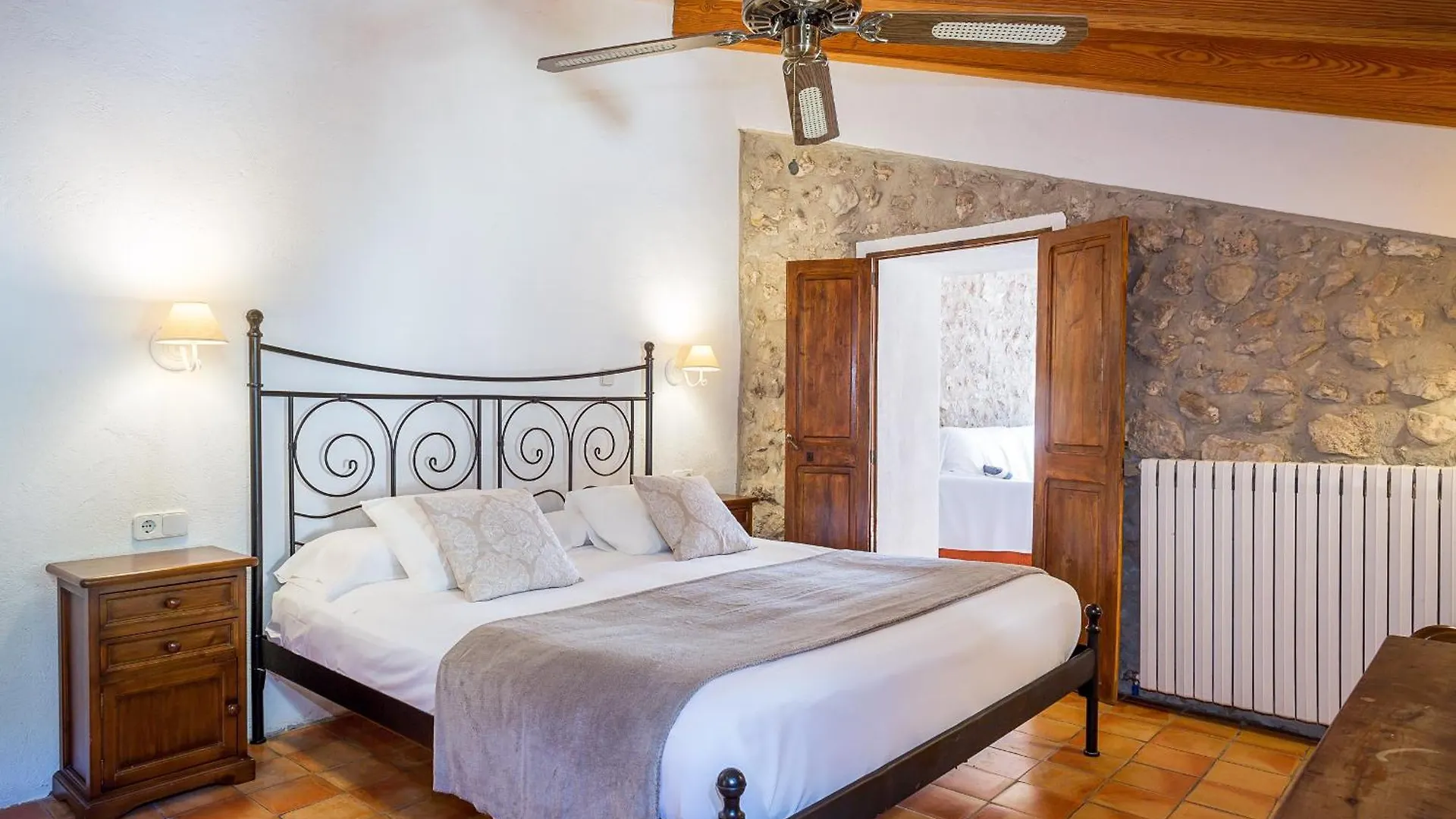 Finca Es Castell Hotel Binibona