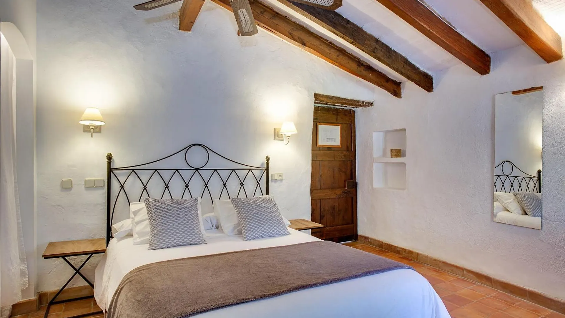 Finca Es Castell Binibona Hotel
