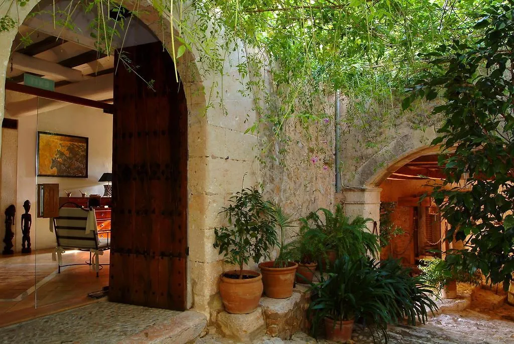 Finca Es Castell Binibona 4*,